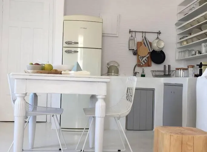 Farangi House With Private Pool *