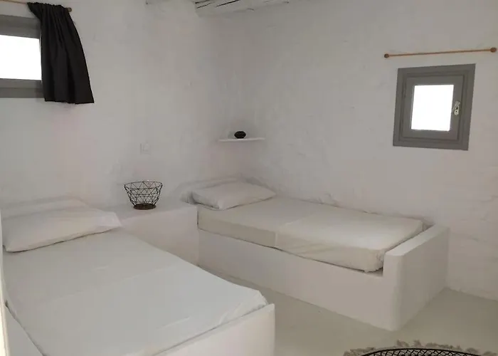 Farangi House With Private Pool