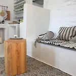 Farangi House With Private Pool