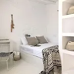 Farangi House With Private Pool