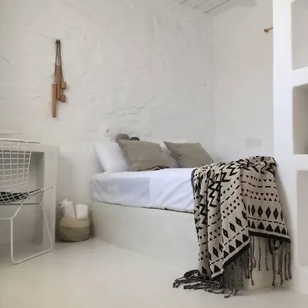 Farangi House With Private Pool Andiparo