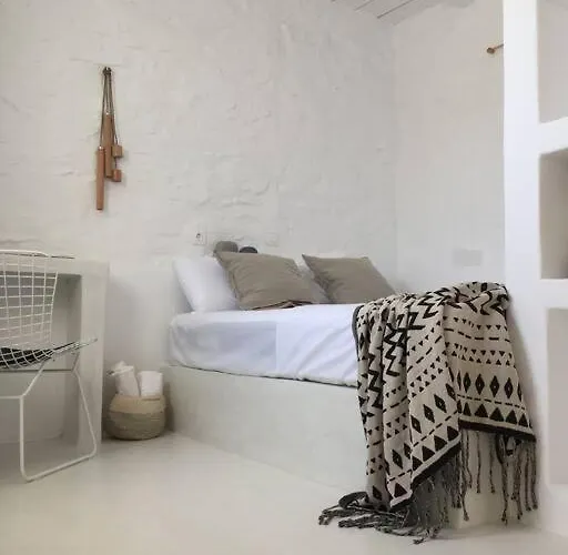 Farangi House With Private Pool 안디파로스