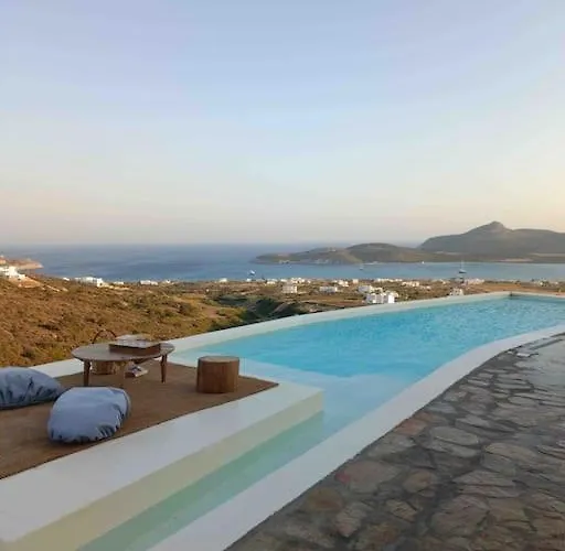 Farangi House With Private Pool 펜션 안디파로스